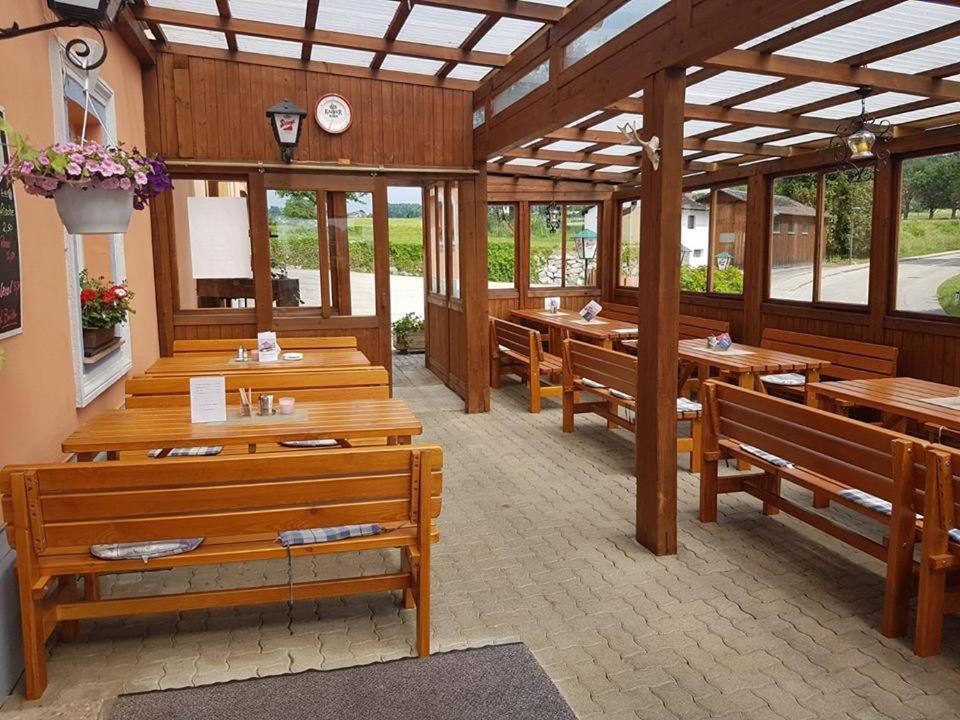 Gasthaus Kloibhofer Neukirchen bei Lambach Luaran gambar